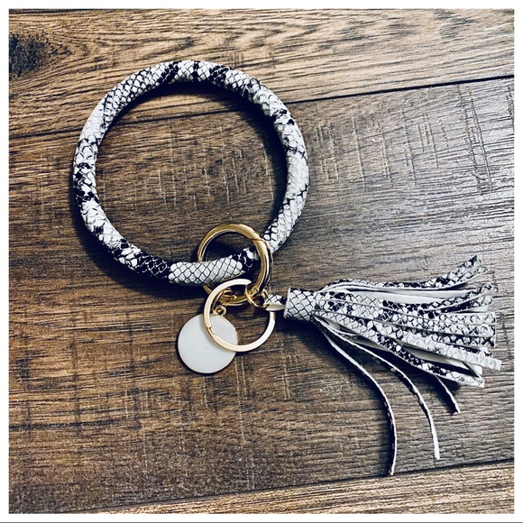 Tassel Bracelet print Key Ring - Picture 5 of 8